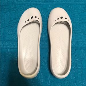 Women’s size 9 crocs - Flats
